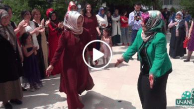 Ne varsa eskilerde var helal olsun teyzelere.. İzlemeden geçme